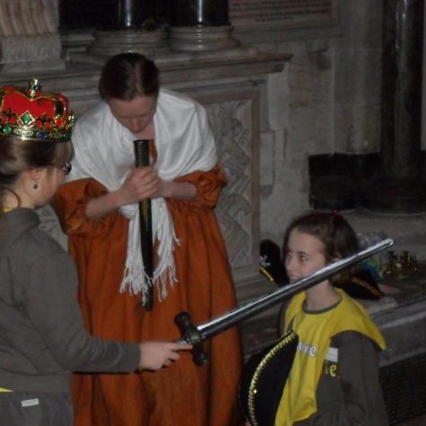 Cloudesly “Cloudesley Shovell” is knighted by “King William III” for fighting against King James II.